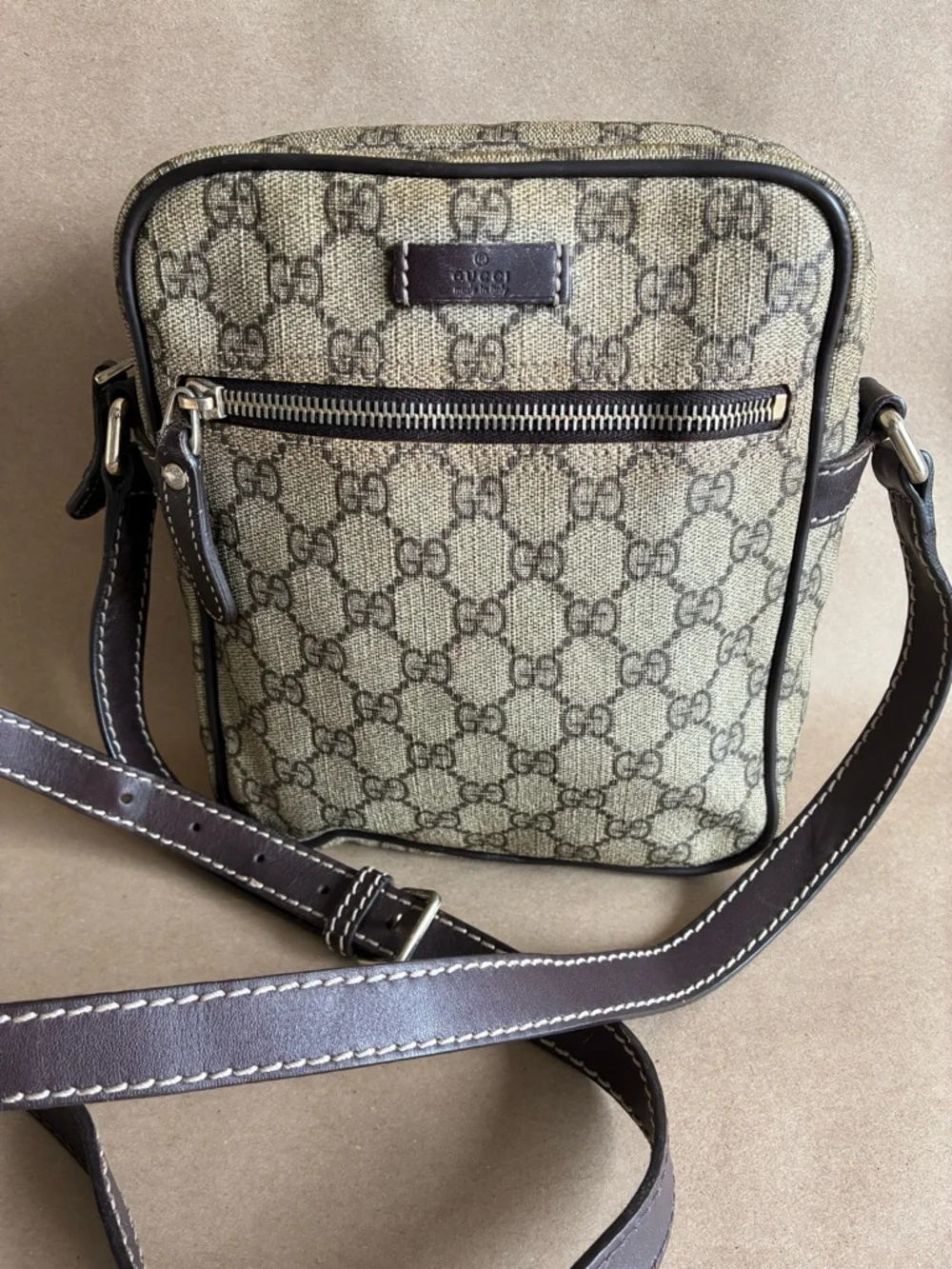 Gucci GG Supreme Canvas Messenger Bag